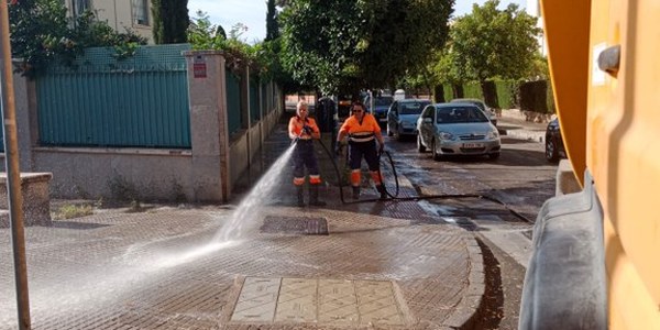 El Ayuntamiento aprueba 400.000 euros adicionales para dar continuidad e impulsar las inversiones del ‘Plan Ciudad’ de Lipasam para la mejora de la limpieza hasta finales de año