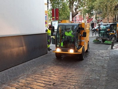 El Ayuntamiento de Sevilla activa un plan especial de limpieza con motivo del Corpus que incluye 85 trabajadores y 44 vehículos de Lipasam