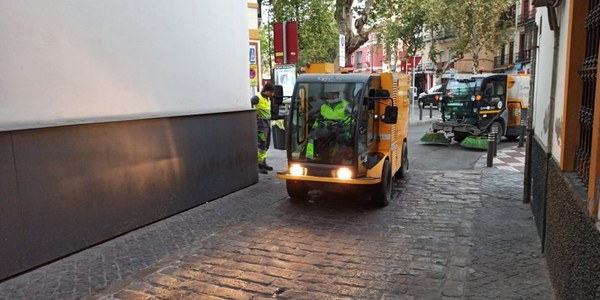 El Ayuntamiento de Sevilla activa un plan especial de limpieza con motivo del Corpus que incluye 85 trabajadores y 44 vehículos de Lipasam