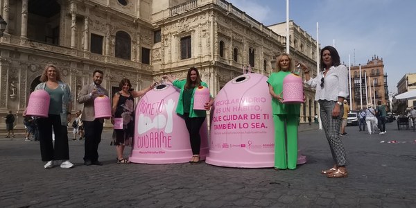 El Ayuntamiento de Sevilla, Lipasam y Ecovidrio lanzan la campaña ‘Recicla vidrio por ellas’ con motivo del Día Mundial contra el Cáncer de Mama