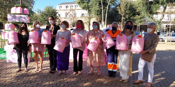 El Ayuntamiento de Sevilla, Lipasam y Ecovidrio lanzan la campaña ‘Recicla vidrio por ellas’ con motivo del Día Mundial contra el Cáncer de Mama