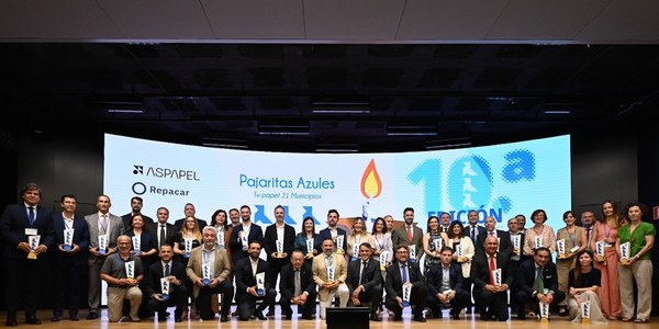 EL AYUNTAMIENTO DE SEVILLA RECIBE EL MÁXIMO RECONOCIMIENTO DE LA INDUSTRIA POR LA RECOGIDA DE PAPEL Y CARTÓN, EL PREMIO TRES PAJARITAS AZULES
