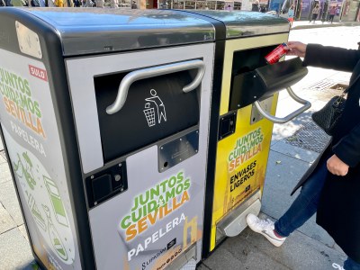 El Ayuntamiento implanta la recogida selectiva a través de papeleras en las zonas comerciales y turísticas del Casco Antiguo