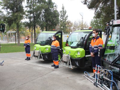 El Ayuntamiento refuerza los servicios de mantenimiento de contenedores, baldeo de sus entornos y recogida selectiva de residuos con un nuevo plan especial de limpieza de Lipasam que conlleva otras 67 contrataciones