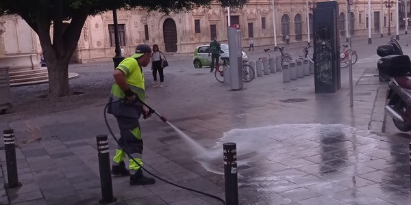 LIPASAM ACTIVA UN DISPOSITIVO ESPECIAL DE LIMPIEZA PARA LA FESTIVIDAD DE LA VIRGEN DE LOS REYES
