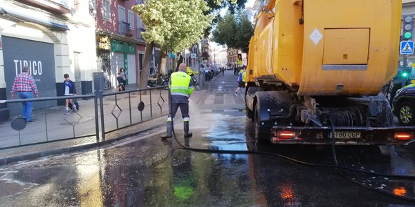LIPASAM DESPLIEGA UN PLAN ESPECIAL DE LIMPIEZA EN LOS ITINERARIOS DE PASO DE LAS HERMANDADES Y AGRUPACIONES DE EL ROCIO