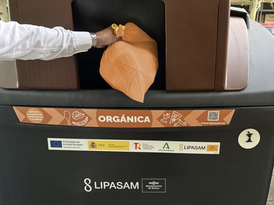 LIPASAM implanta el contenedor marrón para residuos orgánicos en todos los distritos de la ciudad LIPASAM implanta el contenedor marrón para residuos orgánicos en todos los distritos de la ciudad