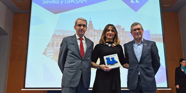 LIPASAM RECIBE UN AÑO MÁS LA PAJARITA AZUL COMO PREMIO A LA EXCELENCIA EN LA RECOGIDA SELECTIVA DE PAPEL Y CARTÓN