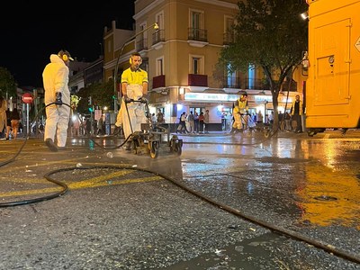 LIPASAM REFUERZA SU PLANTILLA PARA SEMANA SANTA CON 412 CONTRATACIONES E INCREMENTA EL SERVICIO DE QUITACERAS UN 133%